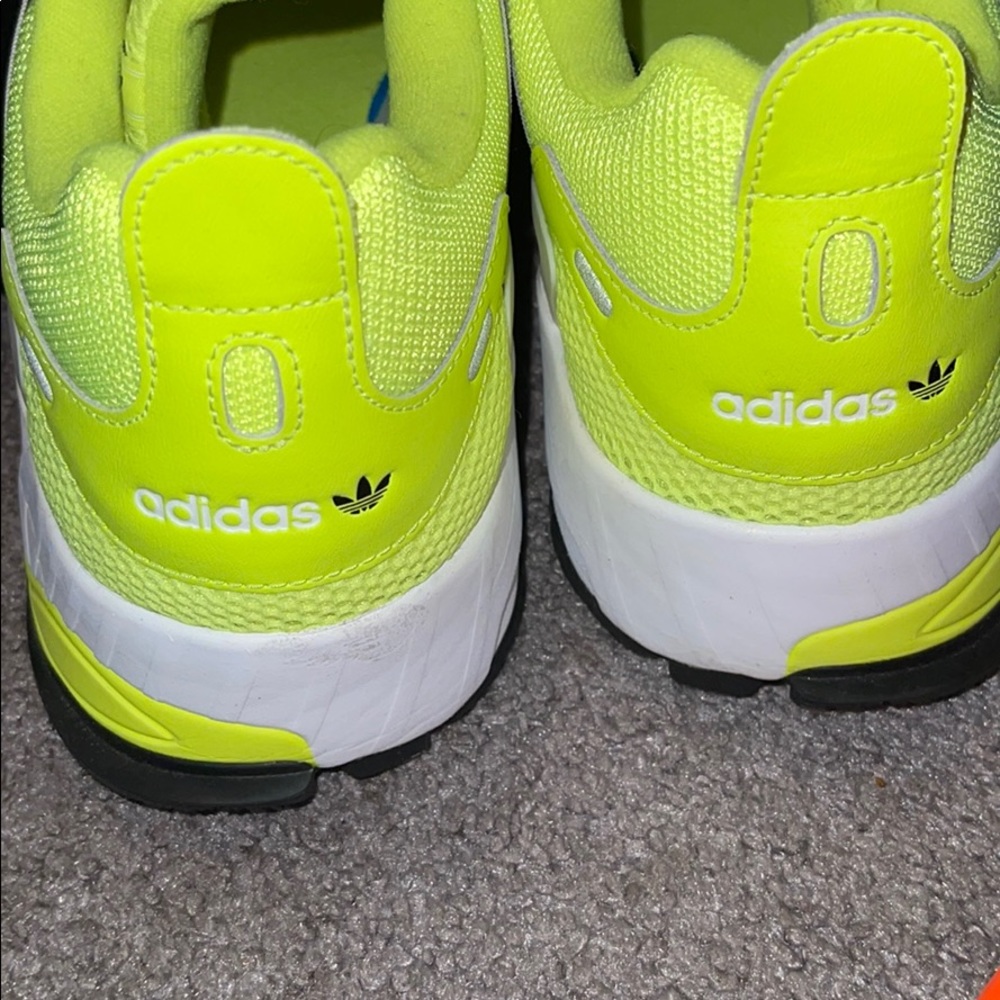 Adidas - Picture 2 of 4
